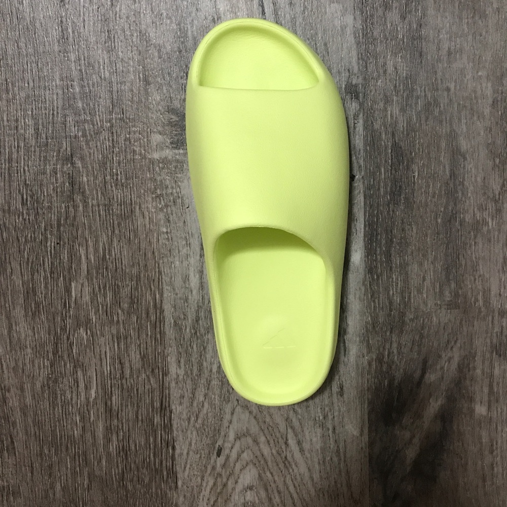 YEEZY slide Glow Green Size 12